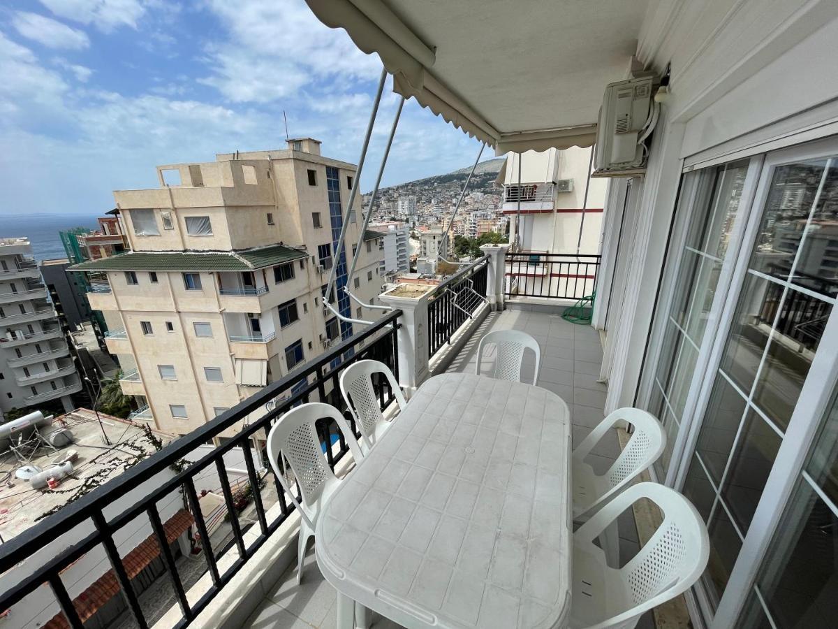 Flower Apartment Sarande Bagian luar foto